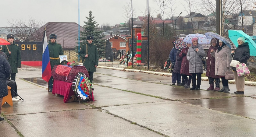 Павшего в ходе СВО земляка проводили в последний путь в Малмыжском районе