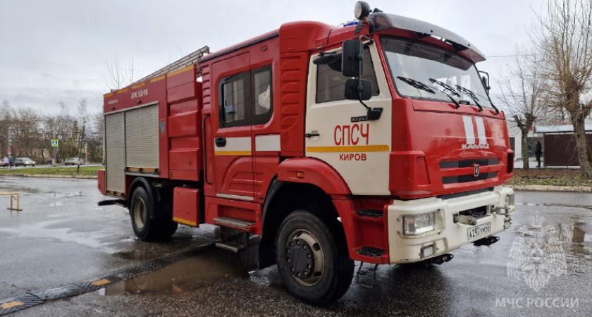 В Кирове тушили пожар на улице Преображенской