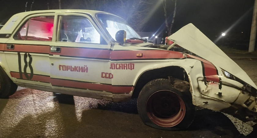 Две девушки пострадали в жестком ДТП с "Волгой" на улице Щорса в Кирове