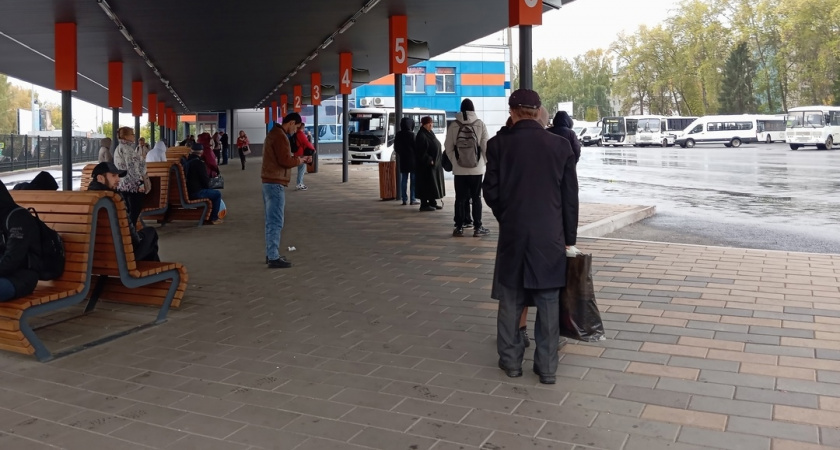 В Кирове изменили один автобусный маршрут из-за перекрытия улицы до 7 декабря