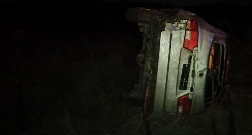 Иномарка с тремя девушками перевернулась на трассе под Кировом