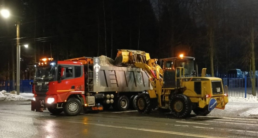 Администрация Кирова перенесла начало зимней уборки улиц города