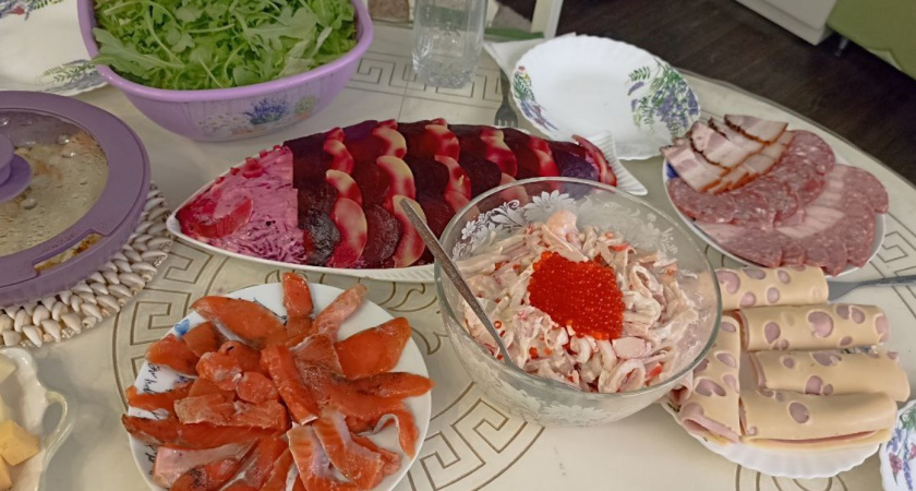 Эти новогодние закуски готовлю уже в ноябре - получается шедевр: гостей за уши не оттащишь 