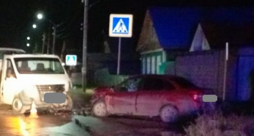 В Вятскополянском районе парень и девушка попали в жесткую аварию с "Газелью"