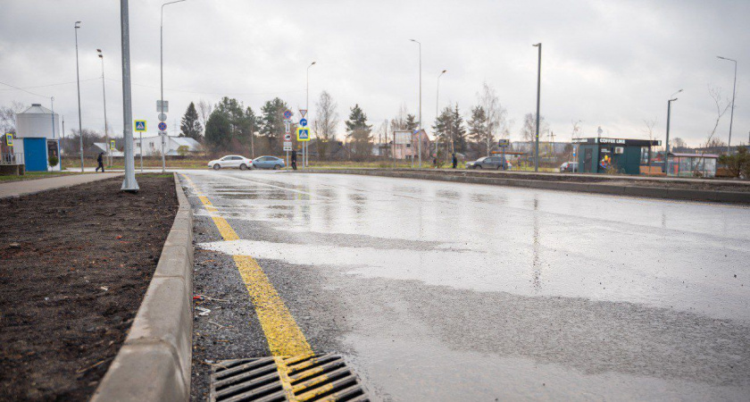 В Кирове неровность сделала проблемный участок улицы Энтузиастов безопаснее