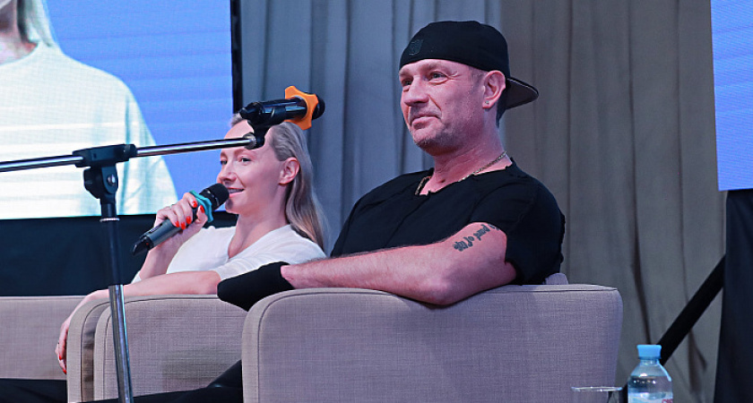 В Кирове прославленные фигуристы Костомаров и Домнина рассказали студентам о пути к успеху