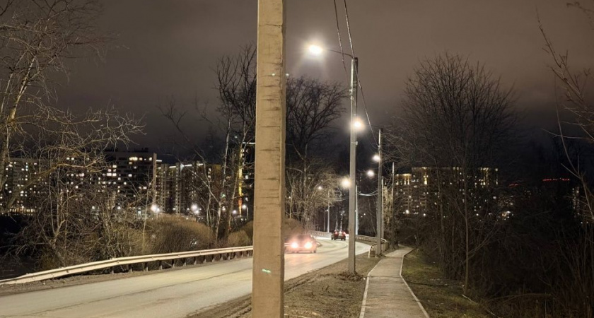В Кирове поставили фонари на темной дороге, на которую жаловались водители