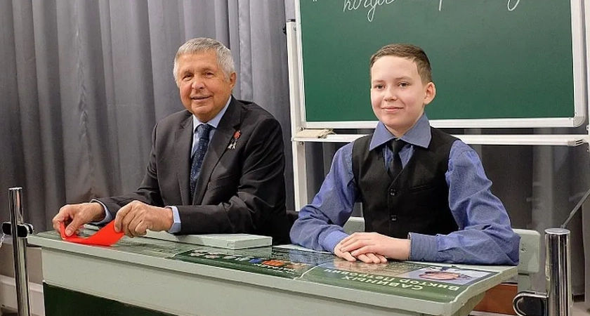 В Москве открылась документальная выставка к 85-летию космонавта Виктора Савиных