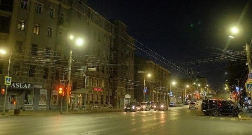 В Кирове четыре бригады восстанавливают провода, оборванные сильным ветром