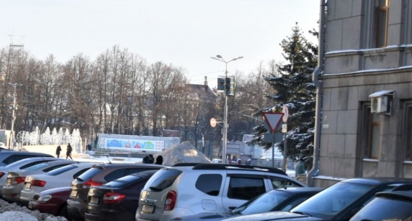 В Кирове ограничат проезд по улицам Московской и Защитников Отечества 