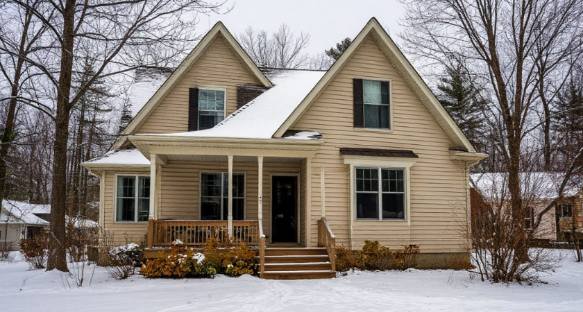 Умные хозяева отказались от сайдинга - нашли вариант круче. В Европе сейчас это новый тренд, а у нас так еще 200 лет назад делали