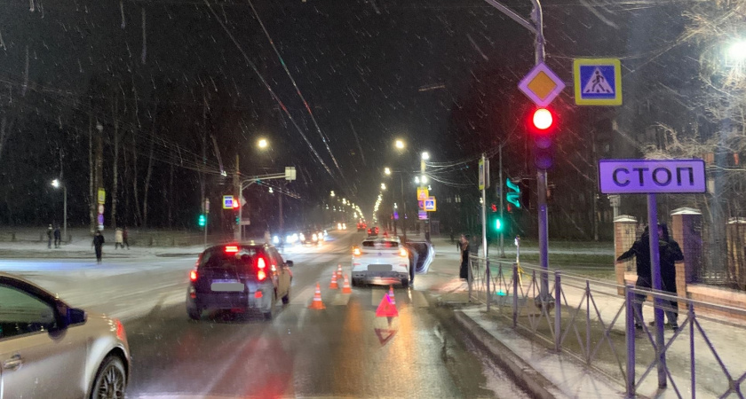 Женщина на китайском авто сбила школьника на улице Ивана Попова в Кирове