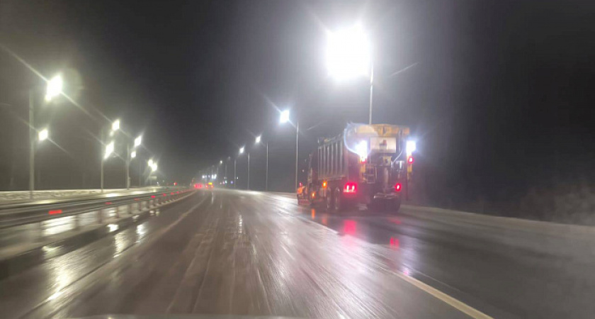 199 единиц спецтехники выпущено на дороги Кировской области после снегопада