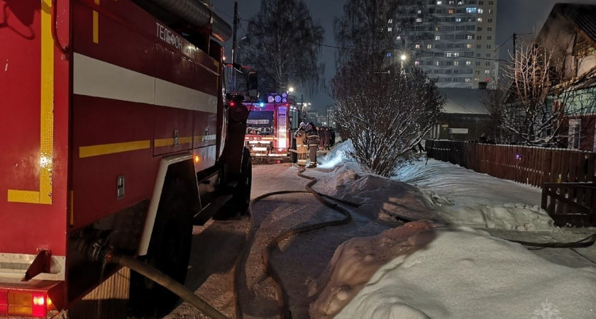 В Вятскополянском районе горел частный дом на улице Первомайской