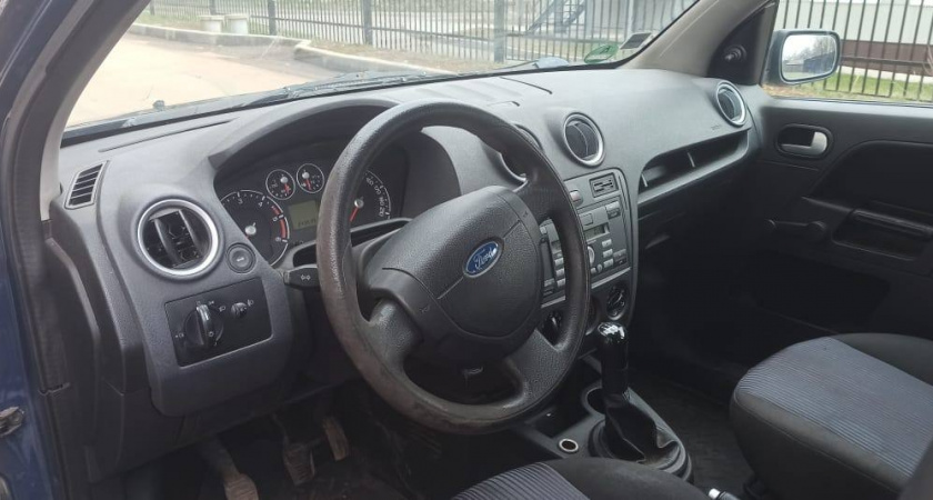 Заглушил двигатель — получи штраф: в ПДД вступило в силу неоднозначное правило