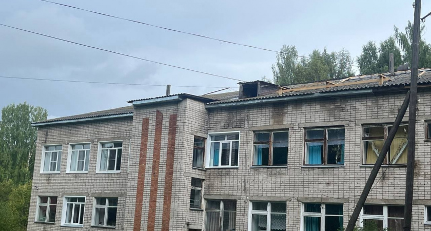 В Котельничском районе подрядчик завершил ремонт крыши образовательной школы