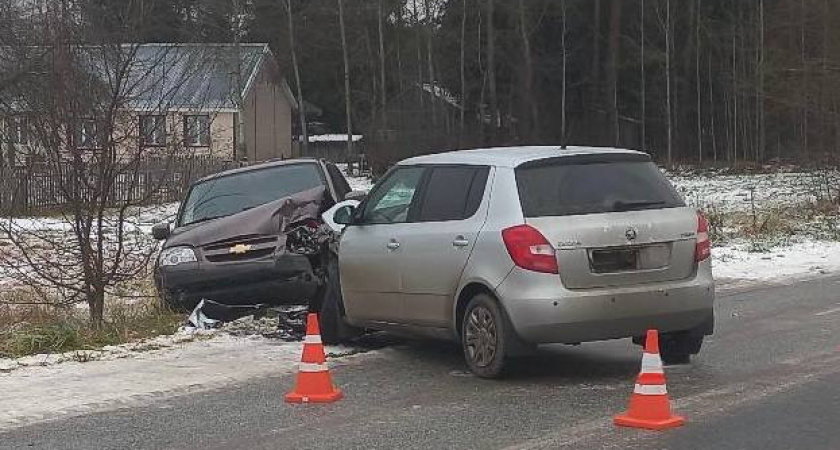 Четыре человека пострадали в жесткой аварии в Слободском районе