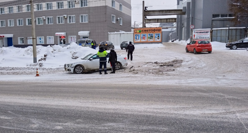 Что делать водителю, если инспектор ГИБДД составил протокол за пересечение невидимой под снегом сплошной линии разметки