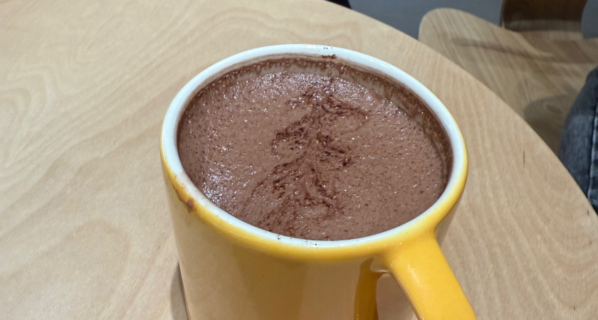 Не кофе, не какао и не горячий шоколад: ученые назвали самый полезный для мозга напиток