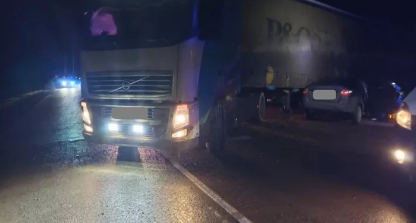 Смертельное ДТП, отказ главы от должности и поиски 6-летней девочки: что читали кировчане на минувшей неделе