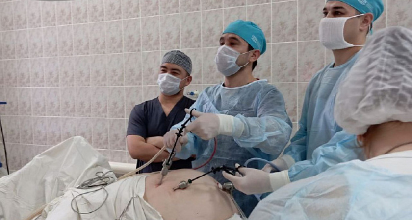 Малмыжская ЦРБ провела первую малоинвазивную операцию: мужчине за раз удалили желчный пузырь с камнями и две грыжи