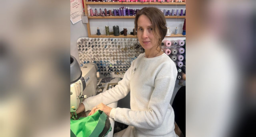 "Три года командой шьем до 20 изделий в день": жительница Кировской области организовала волонтерский проект для помощи бойцам СВО