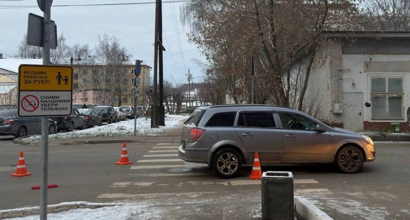 Водитель иномарки сбил двух девочек на пешеходном переходе в Кирове
