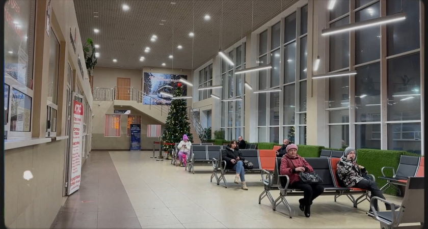 Жители и гости Кирова могут отправить письмо Деду Морозу в здании автовокзала