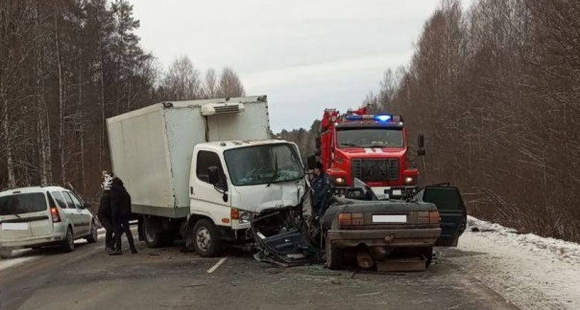 Стало известно, кто погиб в массовом ДТП на трассе в Оричевском районе