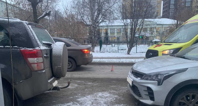 В центре Кирова водитель Lada Vesta сбил первоклассника