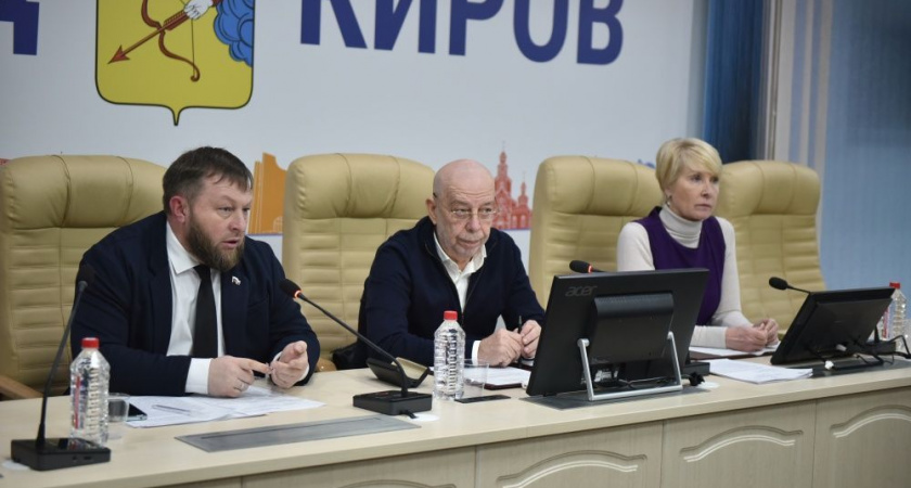 На исполнение наказов избирателей из муниципального бюджета Кирова выделены 117 млн рублей