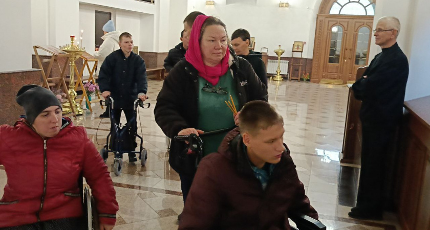 "Анатольевна, посмотри, как красиво!": кировчанка о том, как заговорил 22-летний парень из интерната для особенных детей