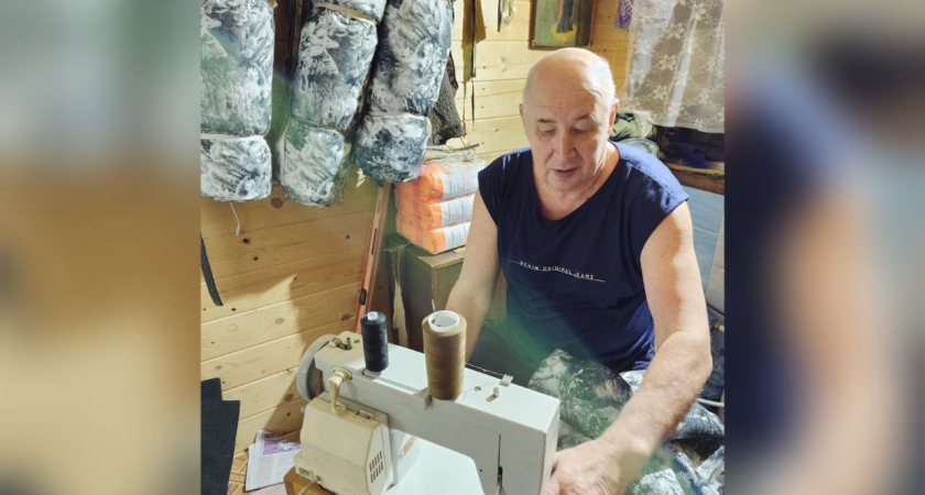 Кировчанин сшил за три года 400 покрывал для бойцов в зоне СВО