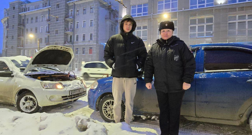 В Кирове сотрудница Госавтоинспекции помогла попавшему в беду автомобилисту