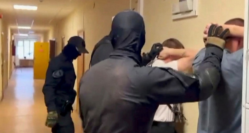 Супруги-наркодилеры из Кирова предстанут перед судом по двум уголовным делам