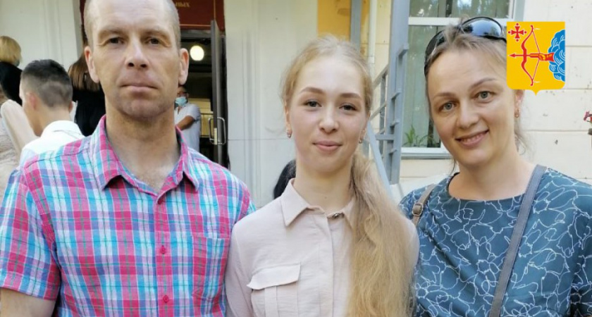 Мед, лошади и дети: две кировские семьи получили медали ордена "Родительская слава"