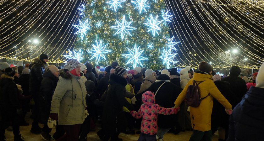 Опубликована программа новогодней ночи на Театральной площади в Кирове (16+)