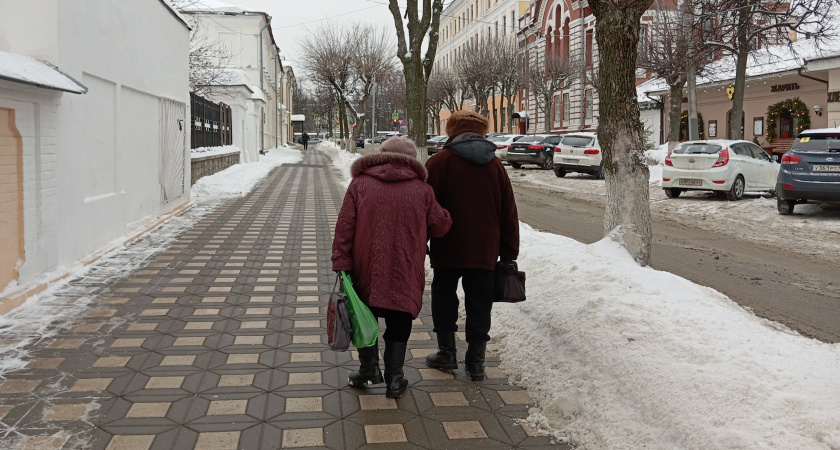 "Перестаньте спасать тех, кто не просит": мудрость 80-летней женщины, которая полностью изменила мои взгляды