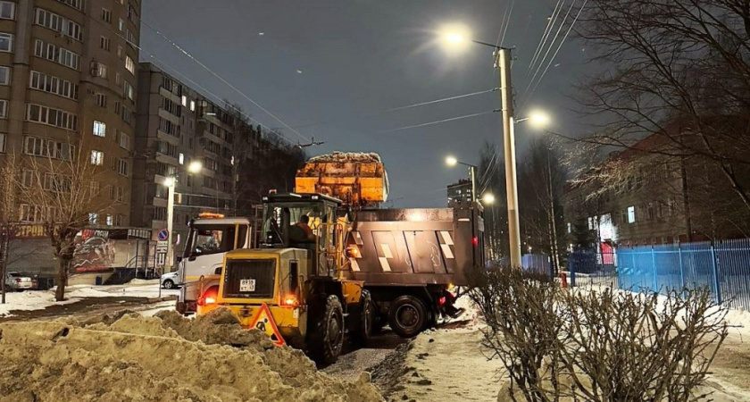Снегоуборка пройдет еще на 12 улицах – кировчан просят не парковать транспорт