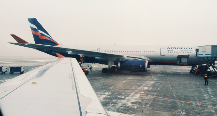 Стюардесса рассказала, почему в самолет ни в коем случае нельзя надевать джинсы или кроссовки