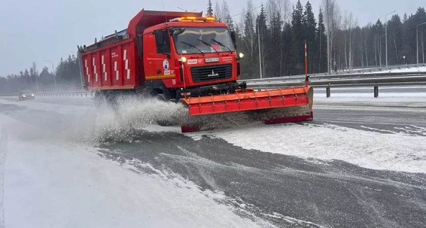 В Кировской области дороги продолжат чистить круглосуточно в новогодние праздники