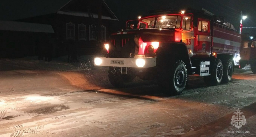 В Кильмези на пепелище обнаружили тело человека