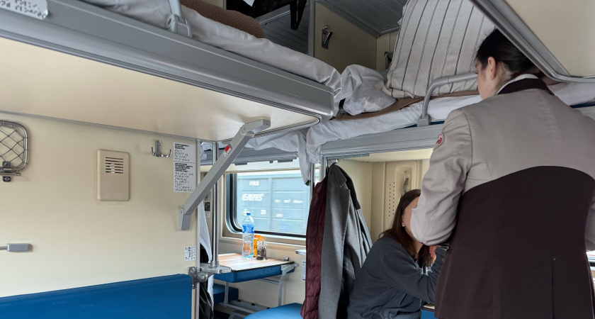 Мамочки в поезде придумали новый способ занять полку снизу - не ведитесь