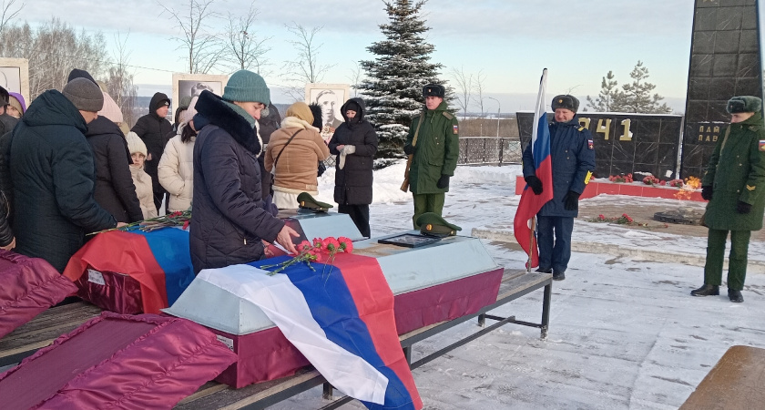 Двоих бойцов СВО проводили в последний путь в Малмыжском районе