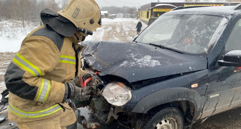 Кировские сотрудники МЧС выезжали на девять ДТП за сутки, 26 декабря