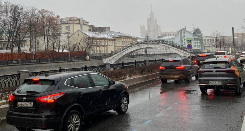 Такого пункта в ПДД не существует: три популярных мифа, в которые верят даже опытные водители