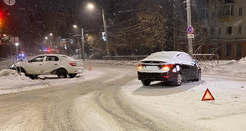 Две женщины и мужчина получили травмы в ДТП на улице Владимирской в Кирове