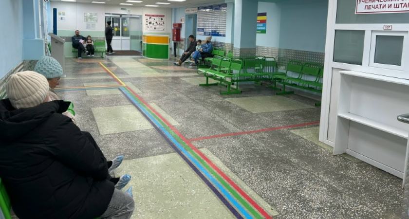 График работы больниц, полиции, МФЦ, соцфондов и почты в новогодние праздники в Кирове  