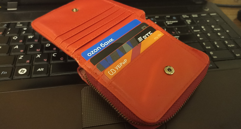 Кировский пенсионер чудом избежал потери 500 тысяч рублей в разговоре с мошенниками