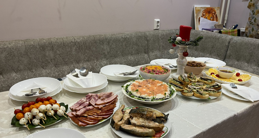 10 чудных салатов на Новый год - даже у плиты стоять не нужно. Смешала и на стол - делов на пару минут